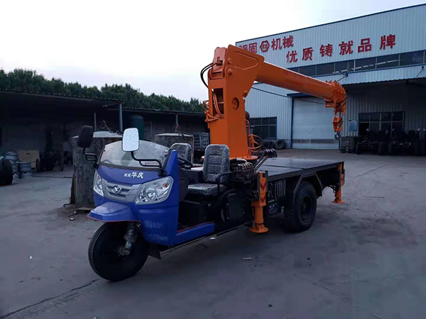 三輪隨車吊車
