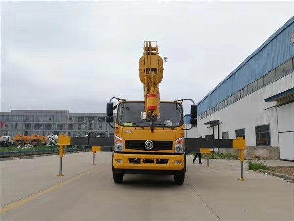 12噸汽車吊 12噸汽車吊